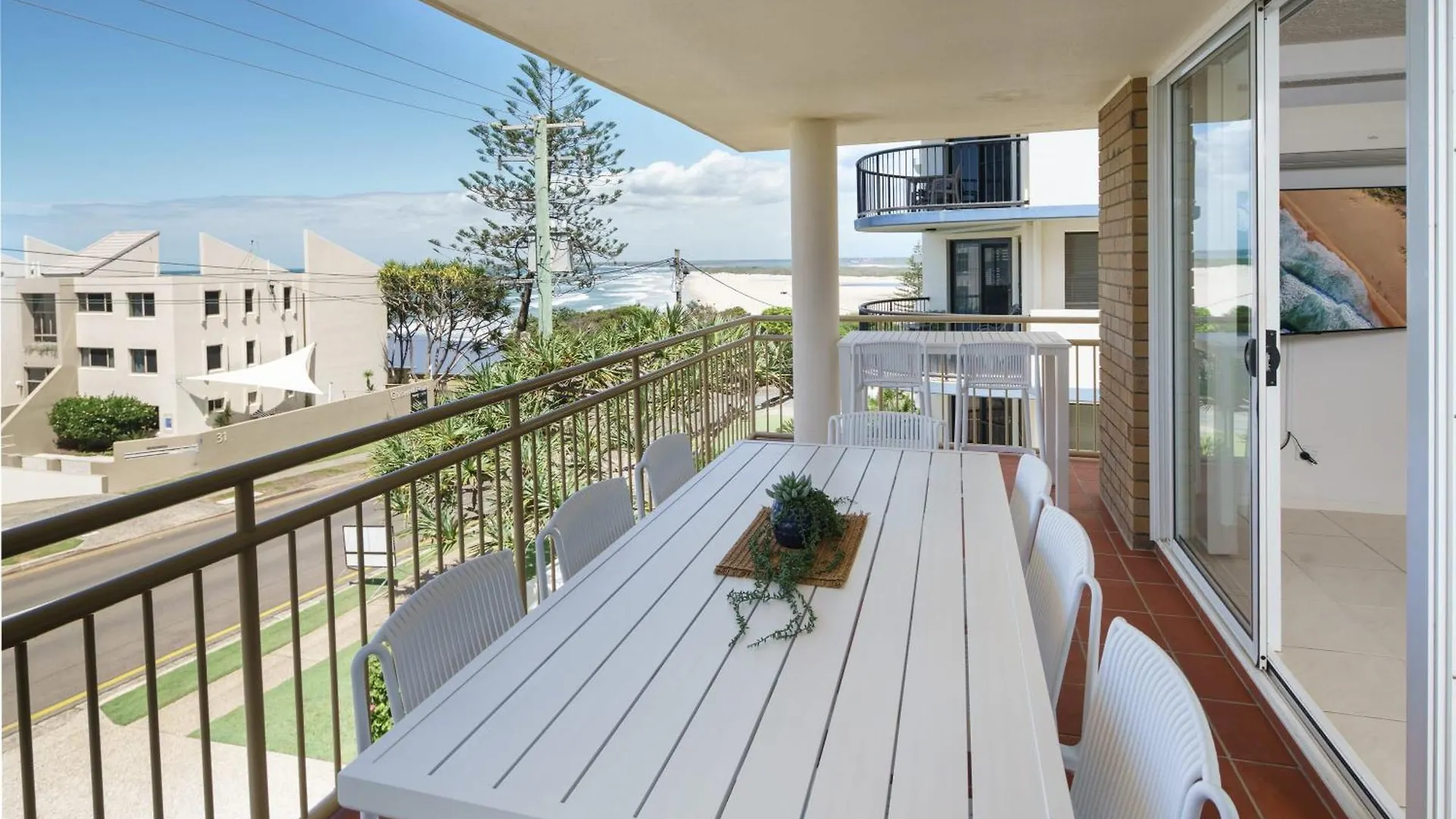 Kokomo Coastal Charm In Happy Valley Caloundra Australia